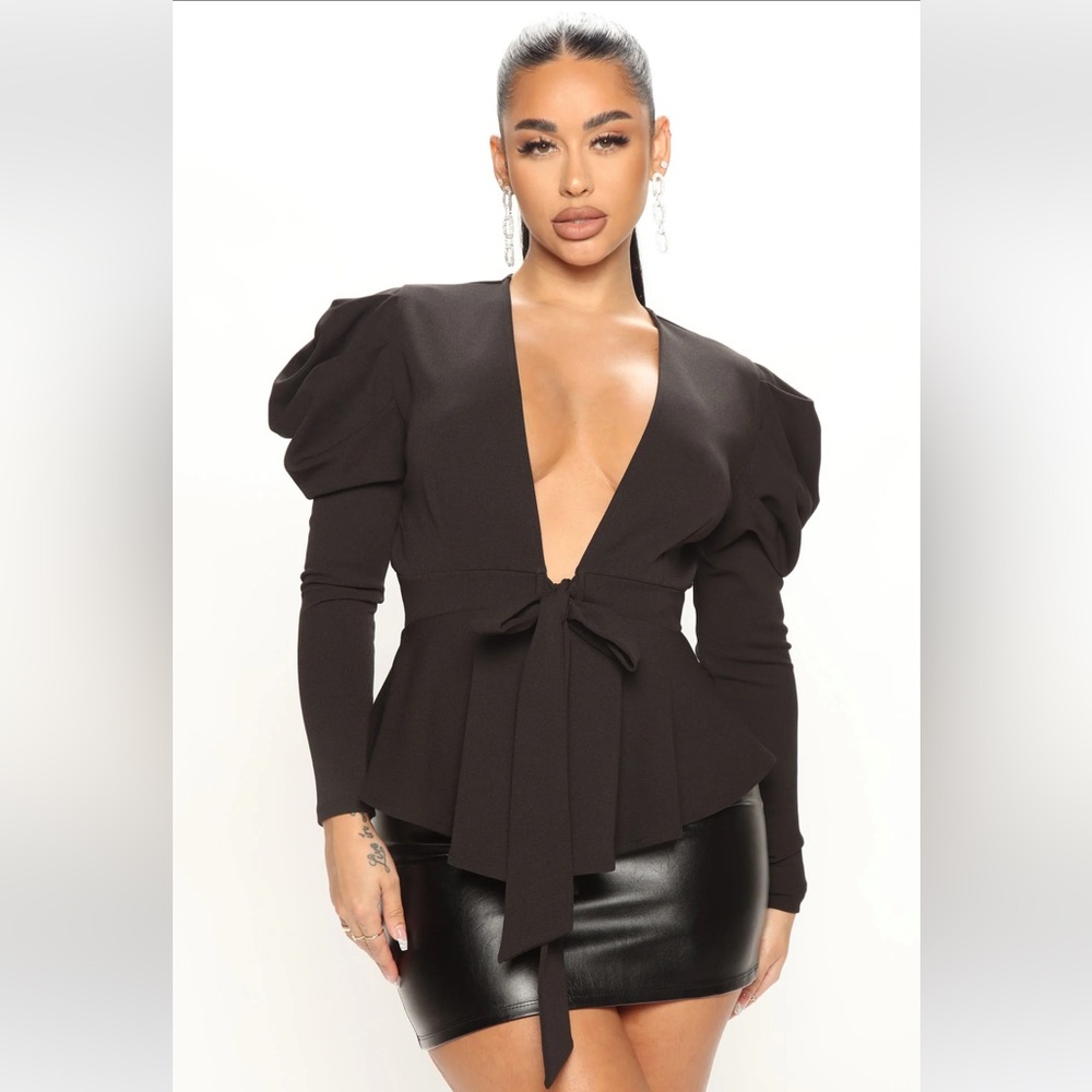 Fashion nova Patricia peplum top black size 3X NWT